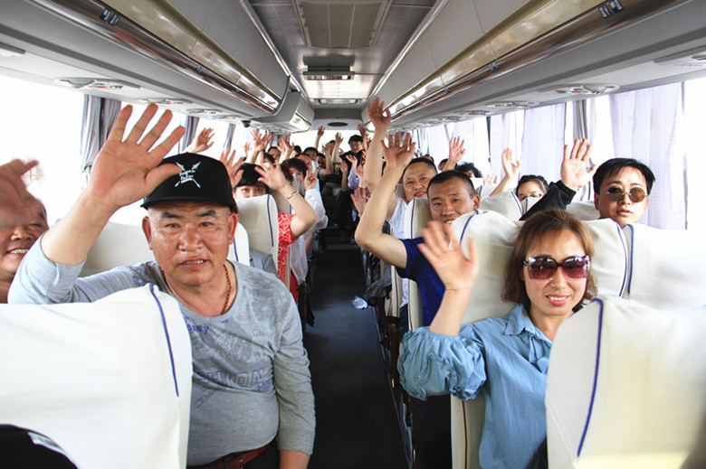 立恒集团首批2019年劳模及家属开启“珠港澳带薪六日游”快乐之旅